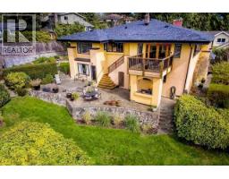 Main Floor 310 ST. JAMES ROAD, North Vancouver, British Columbia
