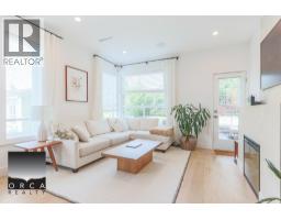 116 W WINDSOR ROAD, North Vancouver, British Columbia