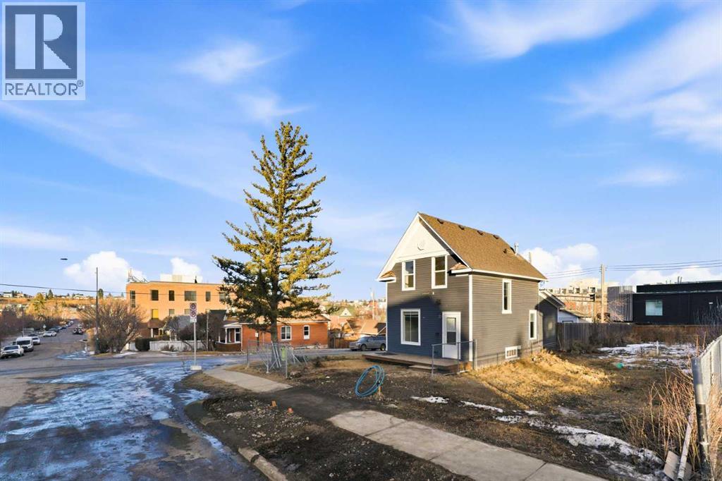 68 7 Street NE, Calgary, Alberta  T2E 4B7 - Photo 4 - A2307034