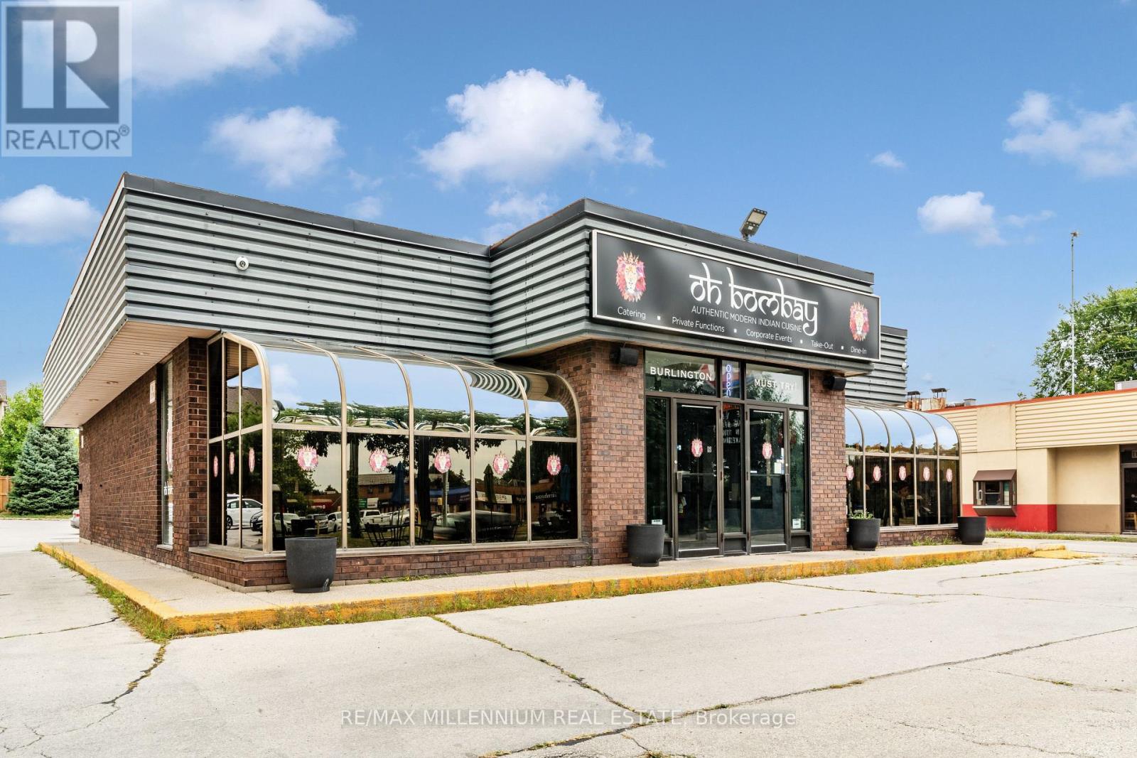 671 Appleby Line, Burlington, Ontario  L7L 2Y5 - Photo 2 - W13610536