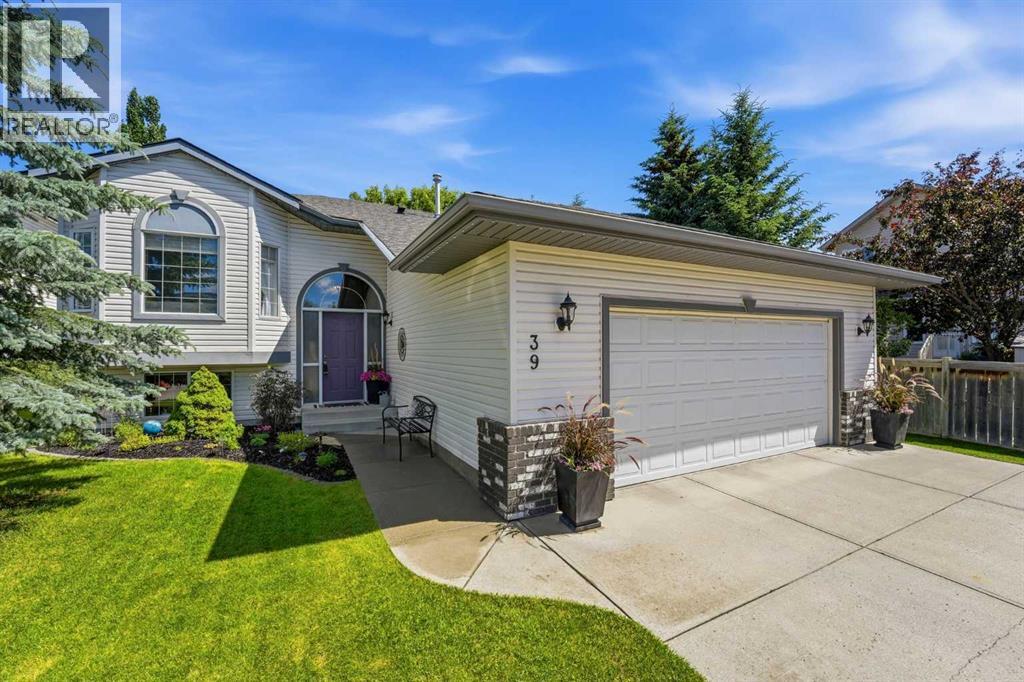 39 West Terrace Crescent, Cochrane, Alberta  T4C 1R7 - Photo 3 - A2329007