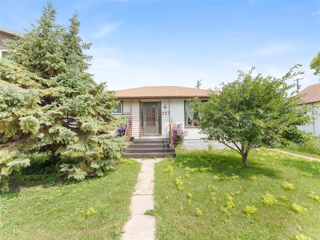 227 Forrest Avenue, Winnipeg, Manitoba R2V 1J9 - Photo 1 - 202618675