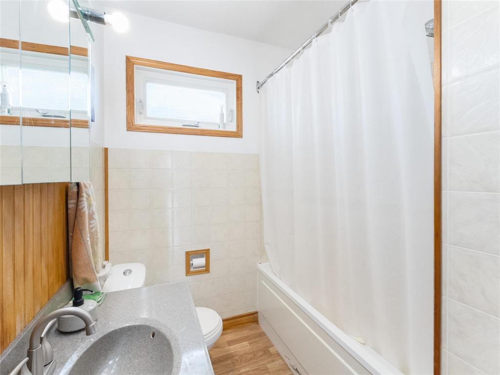 227 Forrest Avenue, Winnipeg, Manitoba R2V 1J9 - Photo 18 - 202618675