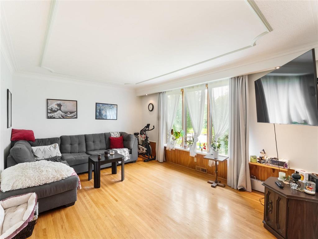 227 Forrest Avenue, Winnipeg, Manitoba R2V 1J9 - Photo 5 - 202618675