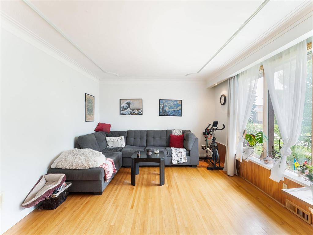 227 Forrest Avenue, Winnipeg, Manitoba R2V 1J9 - Photo 6 - 202618675