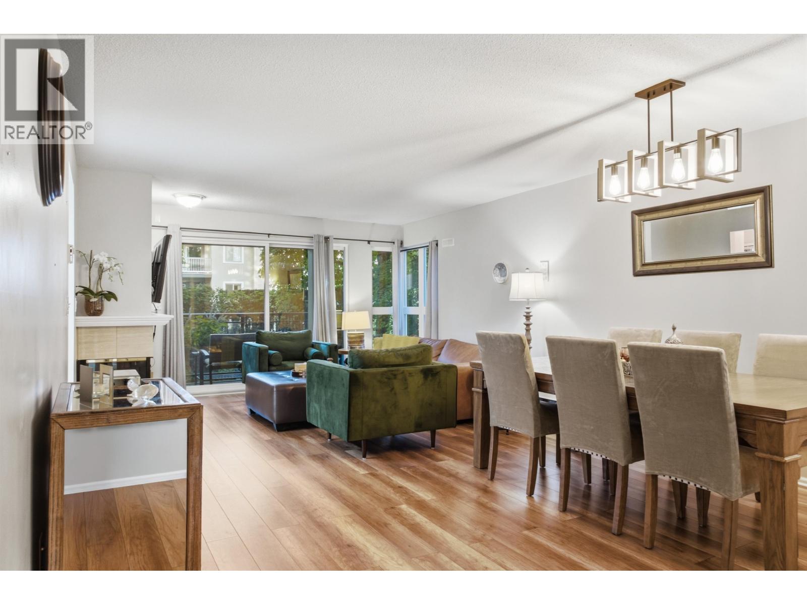 303 106 W Kings Road, North Vancouver, British Columbia  V7N 2L8 - Photo 2 - R3150253