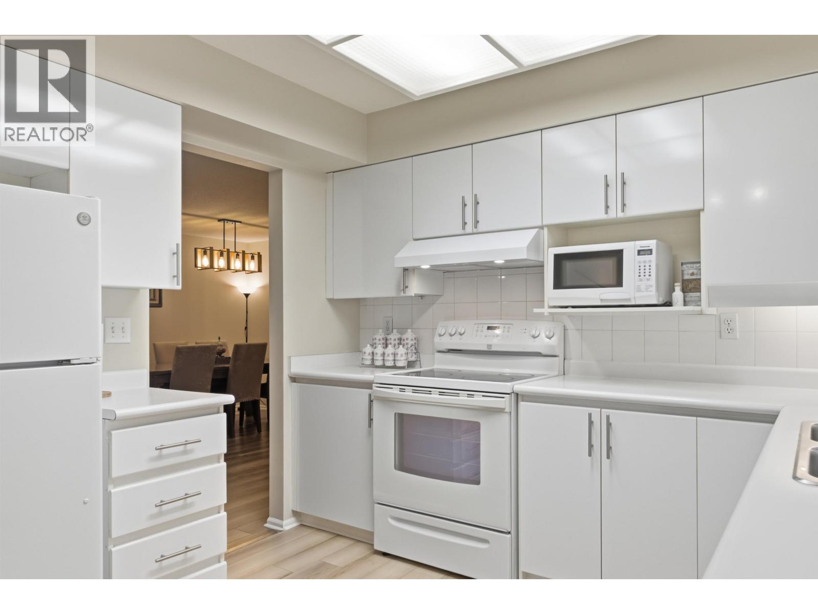 303 106 W Kings Road, North Vancouver, British Columbia  V7N 2L8 - Photo 8 - R3150253