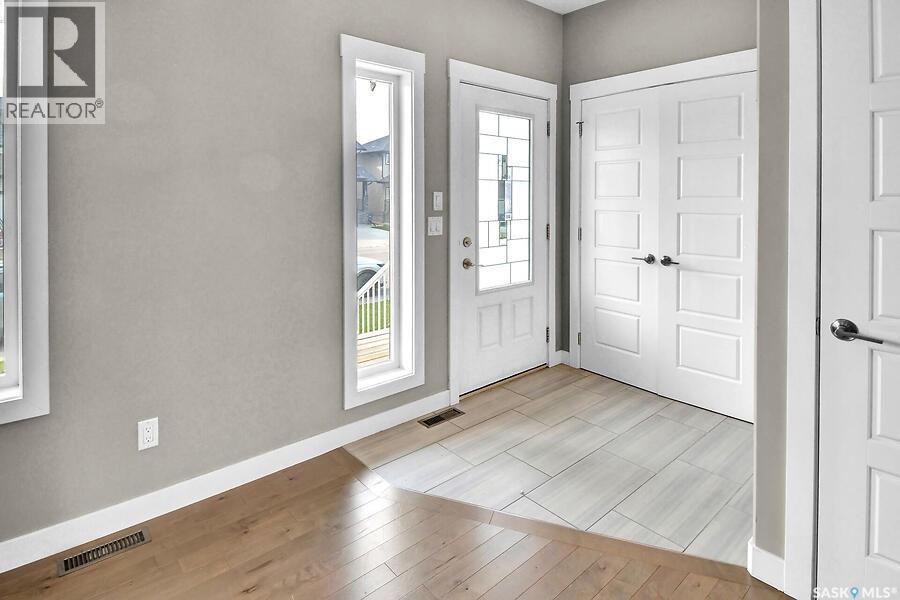 524 Maple Crescent, Warman, Saskatchewan  S0K 4S2 - Photo 4 - SK043661