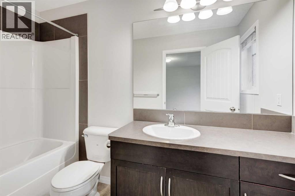 127 Prestwick Villas SE, Calgary, Alberta  T2Z 3S4 - Photo 17 - A2331647
