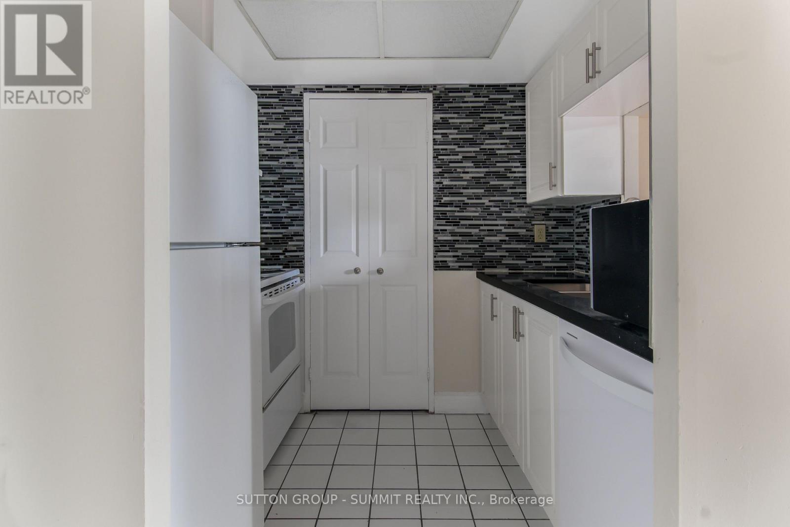 1606 - 285 Enfield Place, Mississauga, Ontario  L5B 3Y6 - Photo 20 - W13610626
