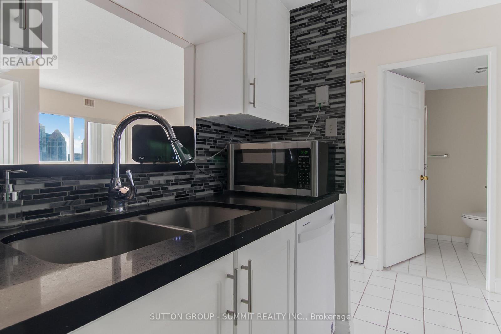 1606 - 285 Enfield Place, Mississauga, Ontario  L5B 3Y6 - Photo 21 - W13610626