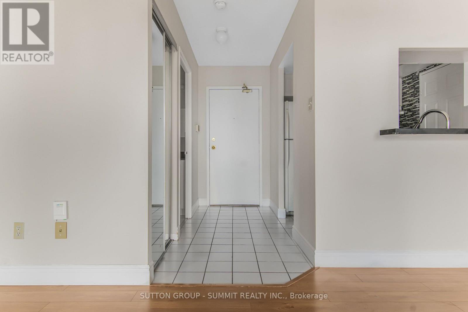 1606 - 285 Enfield Place, Mississauga, Ontario  L5B 3Y6 - Photo 6 - W13610626