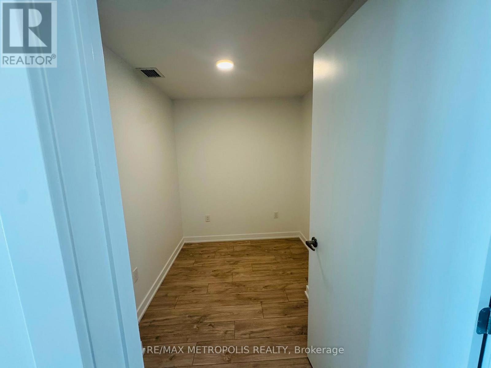 109 - 740 Whitlock Avenue, Milton, Ontario  L9T 7E7 - Photo 4 - W13610634