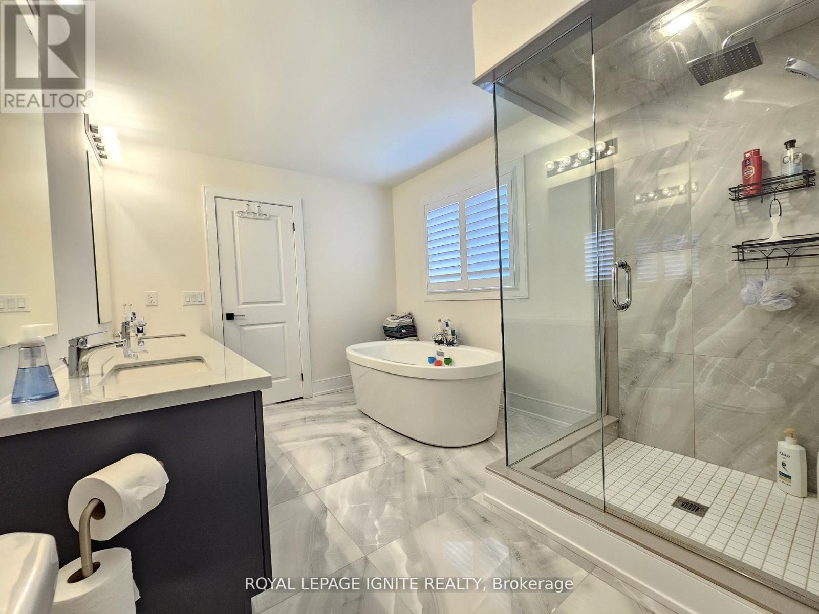 48 Duxbury Road, Brampton, Ontario  L6R 4E3 - Photo 18 - W13610654