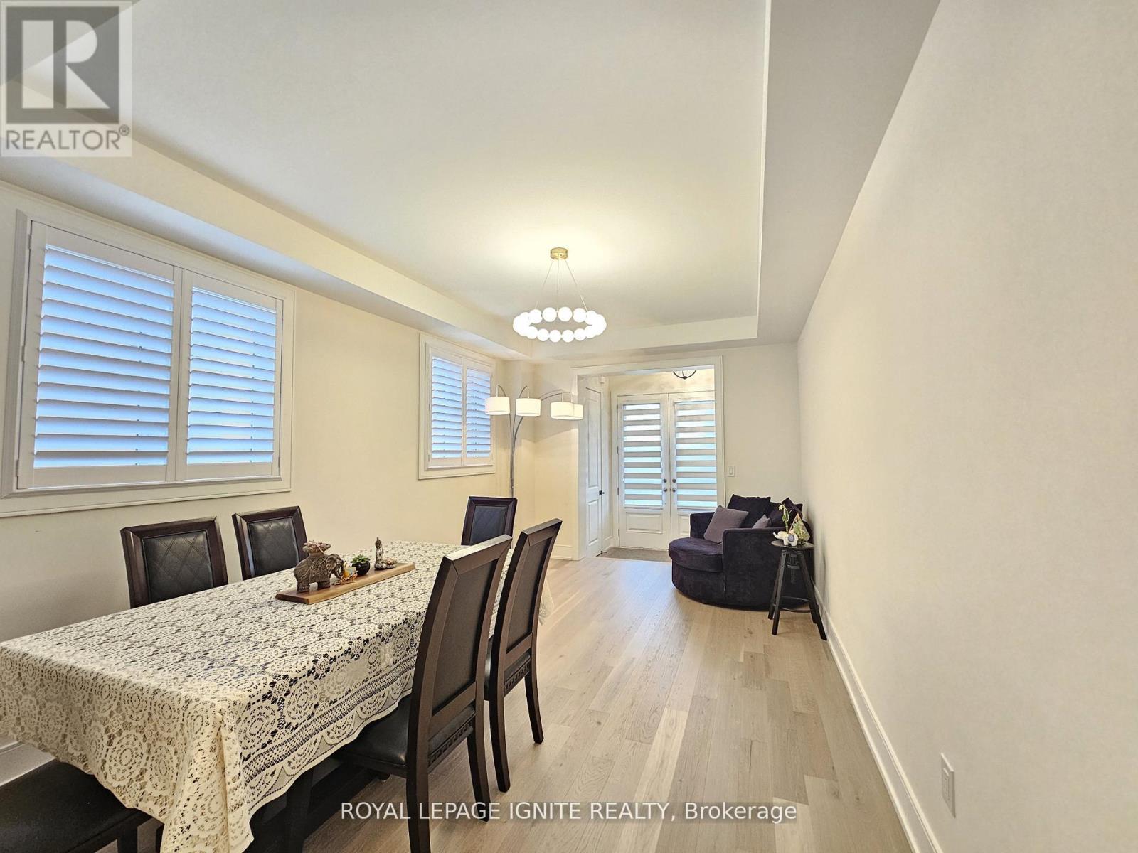 48 Duxbury Road, Brampton, Ontario  L6R 4E3 - Photo 5 - W13610654