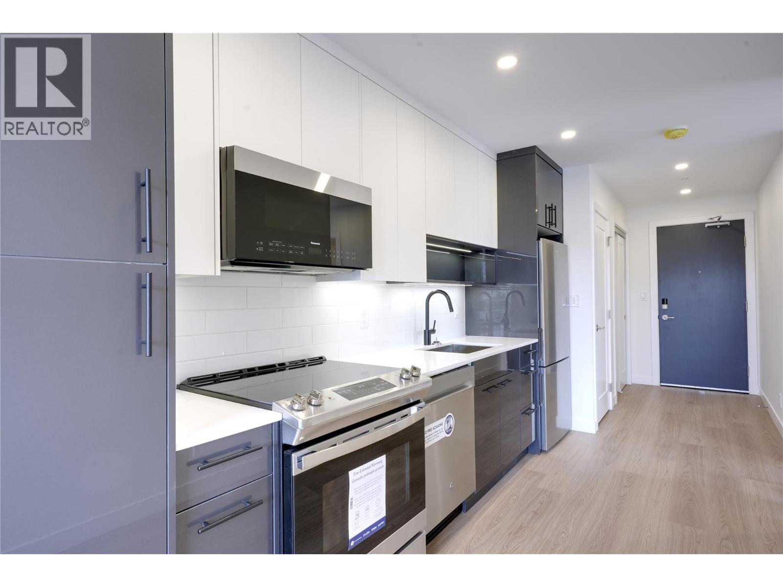 1380 Pridham Avenue Unit# 310, Kelowna, British Columbia  V1Y 6B5 - Photo 1 - 10395583