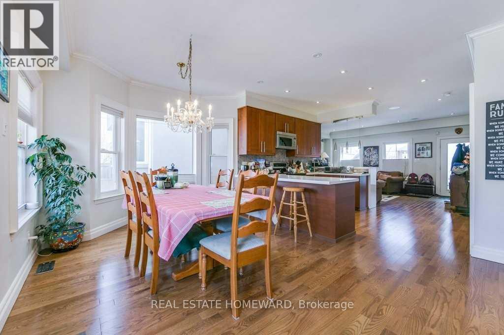 76 Redwood Avenue, Toronto, Ontario  M4L 2S6 - Photo 4 - E13610710