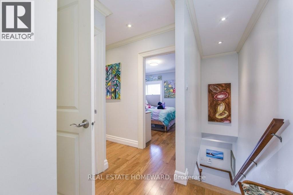 76 Redwood Avenue, Toronto, Ontario  M4L 2S6 - Photo 5 - E13610710