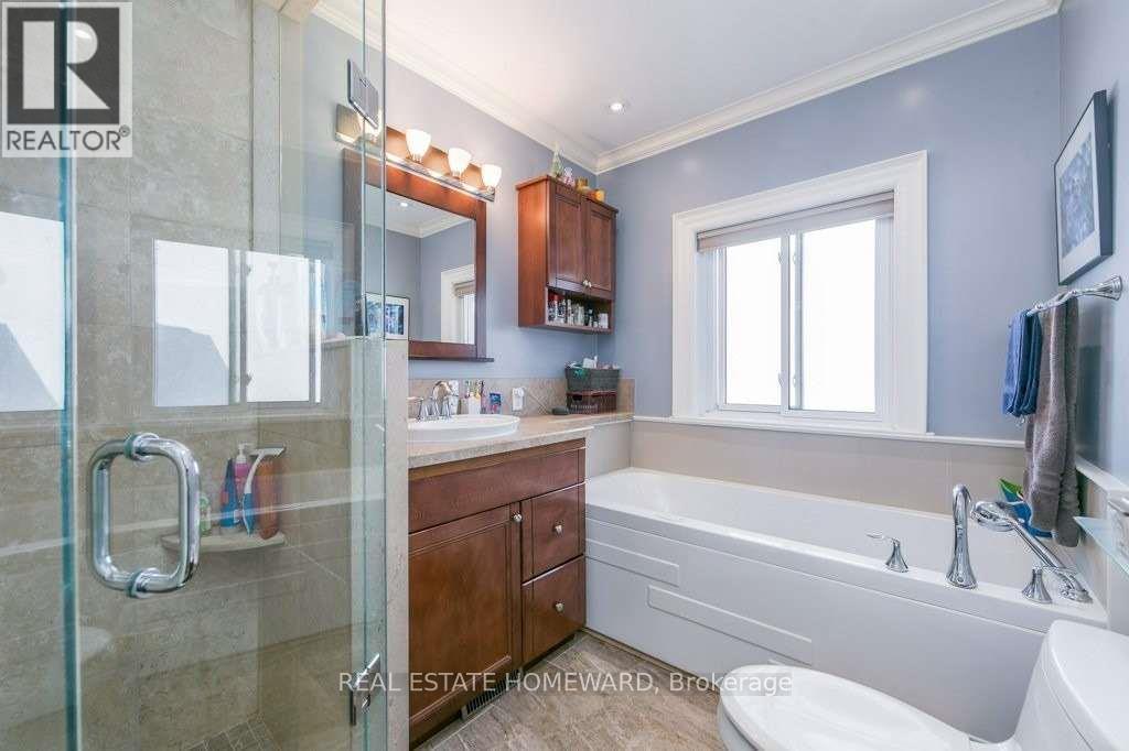 76 Redwood Avenue, Toronto, Ontario  M4L 2S6 - Photo 8 - E13610710