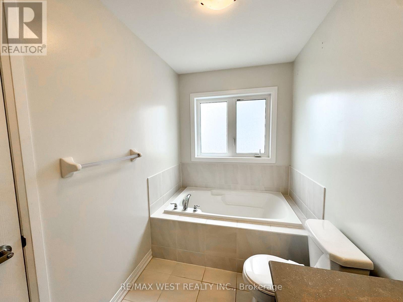 186 Parkinson Crescent, Orangeville, Ontario  L9W 6A2 - Photo 9 - W13608098