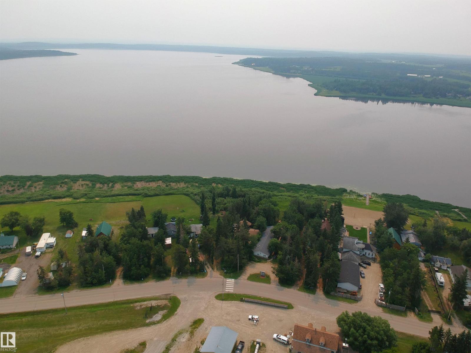 61 Lakeshore Dr, Rural Lac Ste. Anne County, Alberta  T0E 1V0 - Photo 2 - E4500928