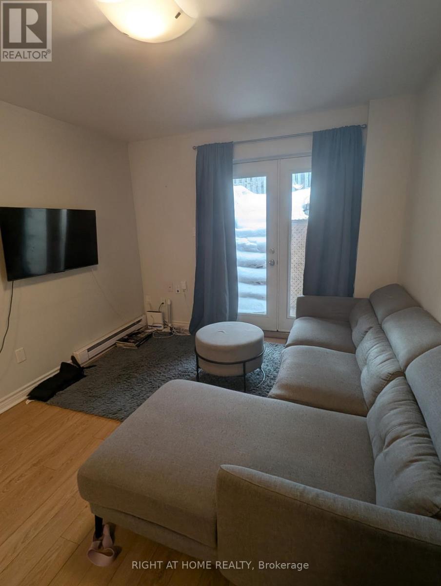 5 - 264 Monarch Park Avenue, Toronto, Ontario  M4J 4S7 - Photo 11 - E13586706