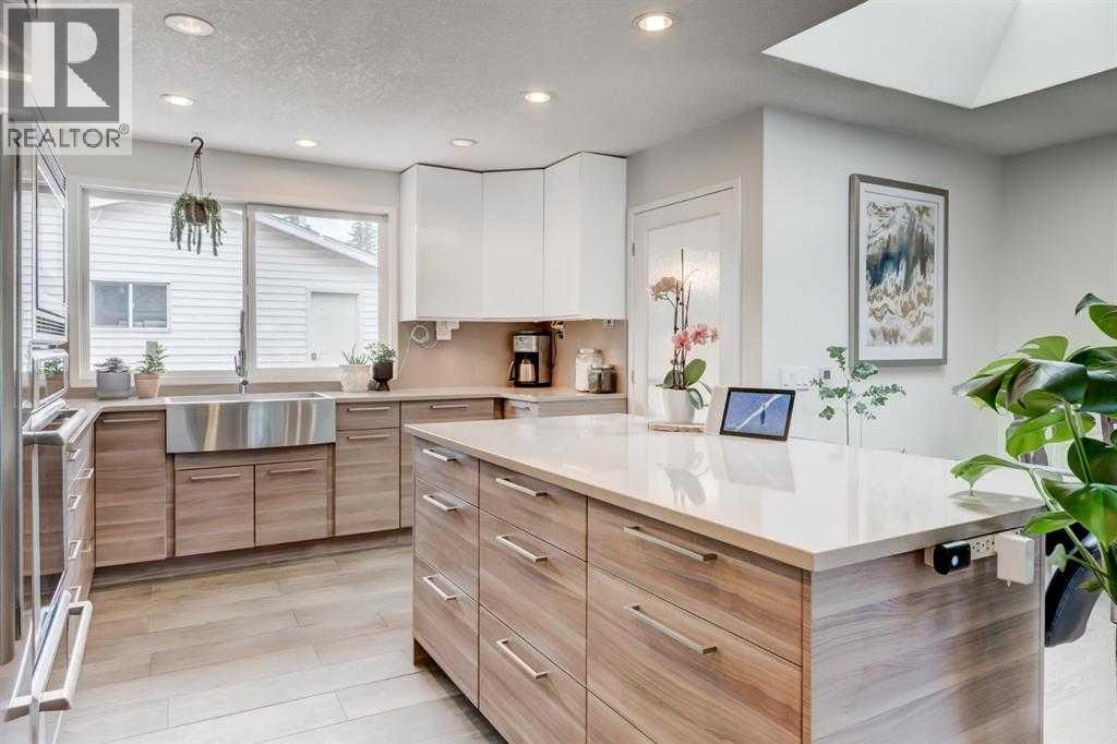 1376 Lake Sylvan Drive Se, Calgary, Alberta  T2J 3C8 - Photo 3 - A2330473