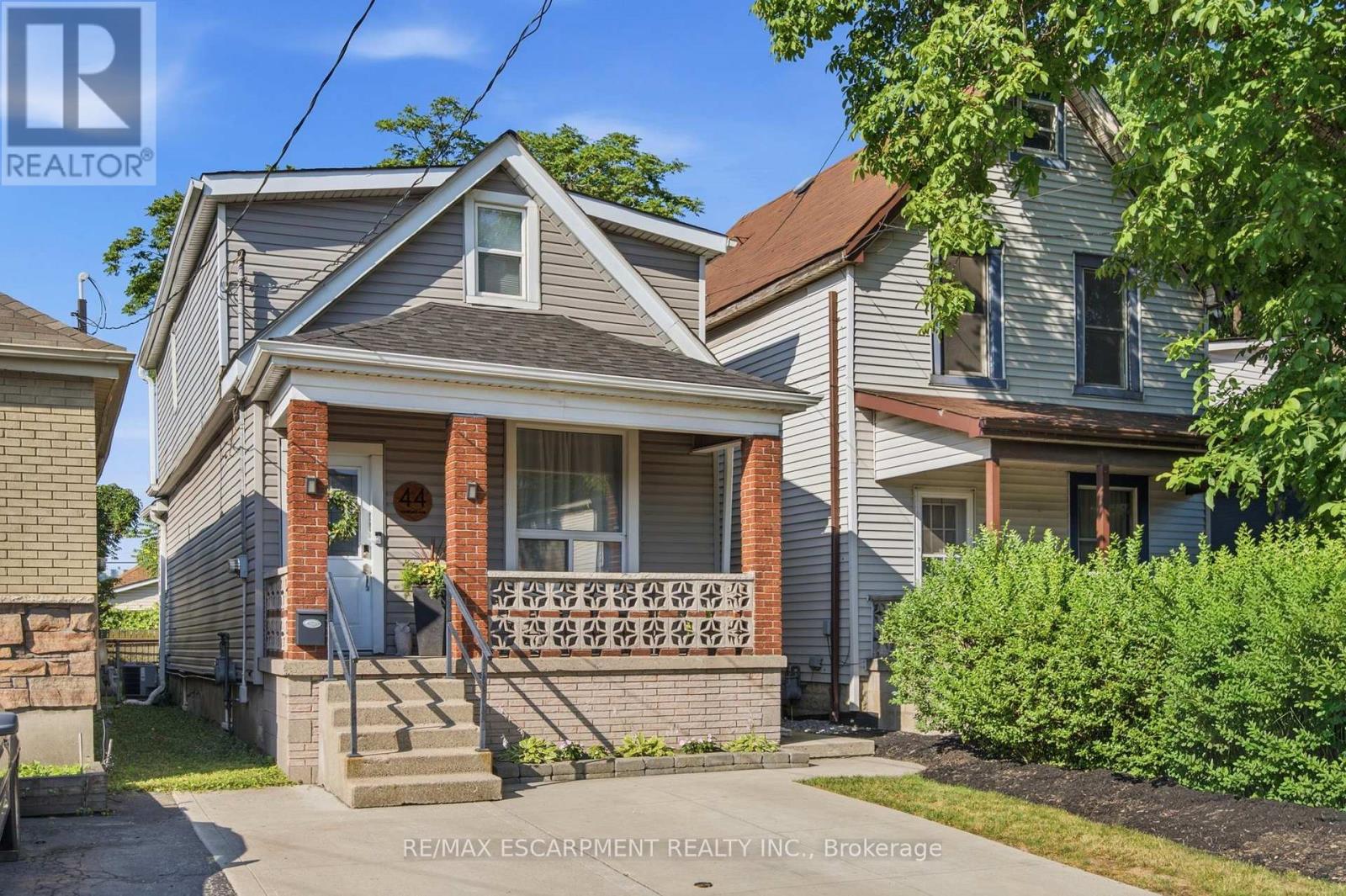 44 Whitfield Avenue, Hamilton, Ontario  L8L 4B6 - Photo 2 - X13113398