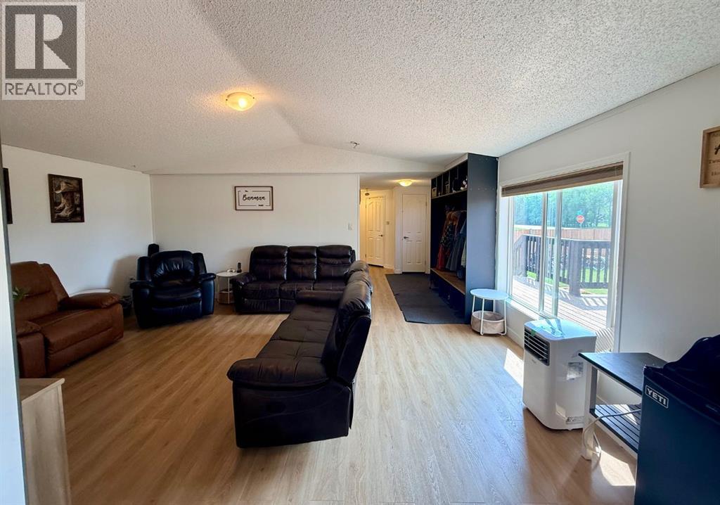 10226 103 Ave, La Crete, Alberta  T0H 2H0 - Photo 10 - A2331348