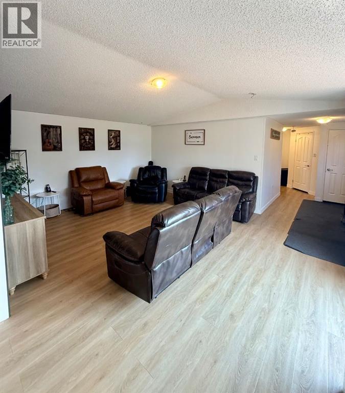 10226 103 Ave, La Crete, Alberta  T0H 2H0 - Photo 12 - A2331348