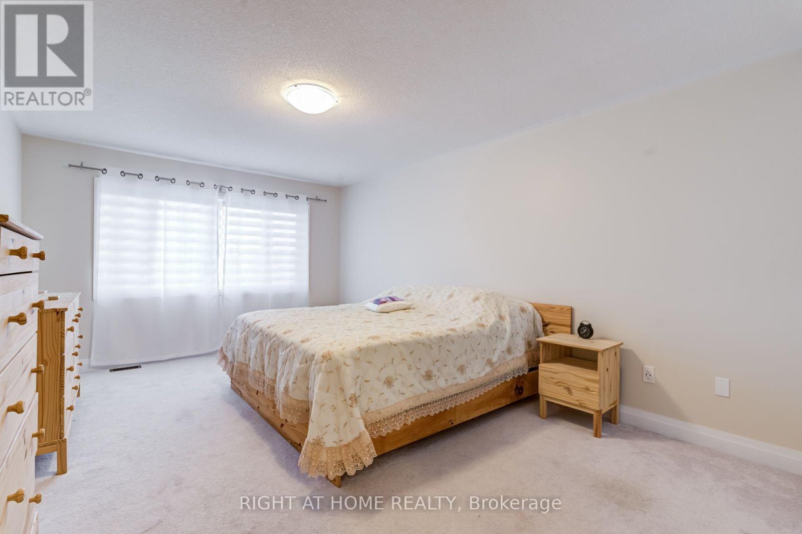 70 Westlake Crescent, Bradford West Gwillimbury, Ontario  L3Z 4K4 - Photo 14 - N13610778