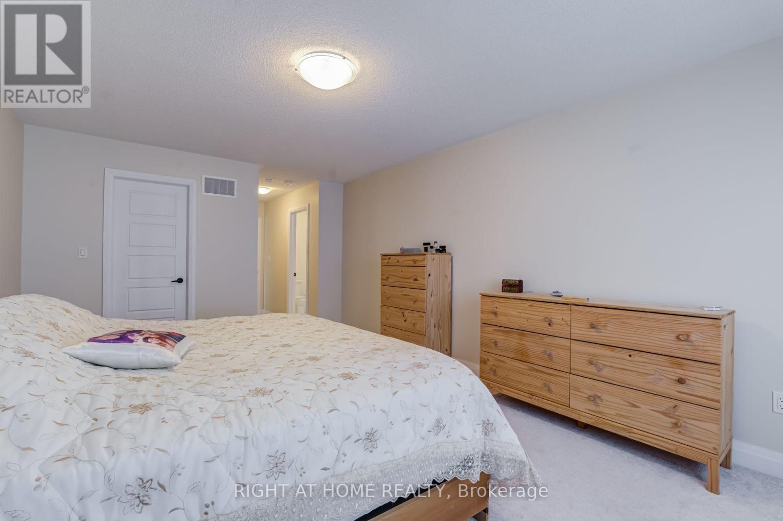 70 Westlake Crescent, Bradford West Gwillimbury, Ontario  L3Z 4K4 - Photo 15 - N13610778