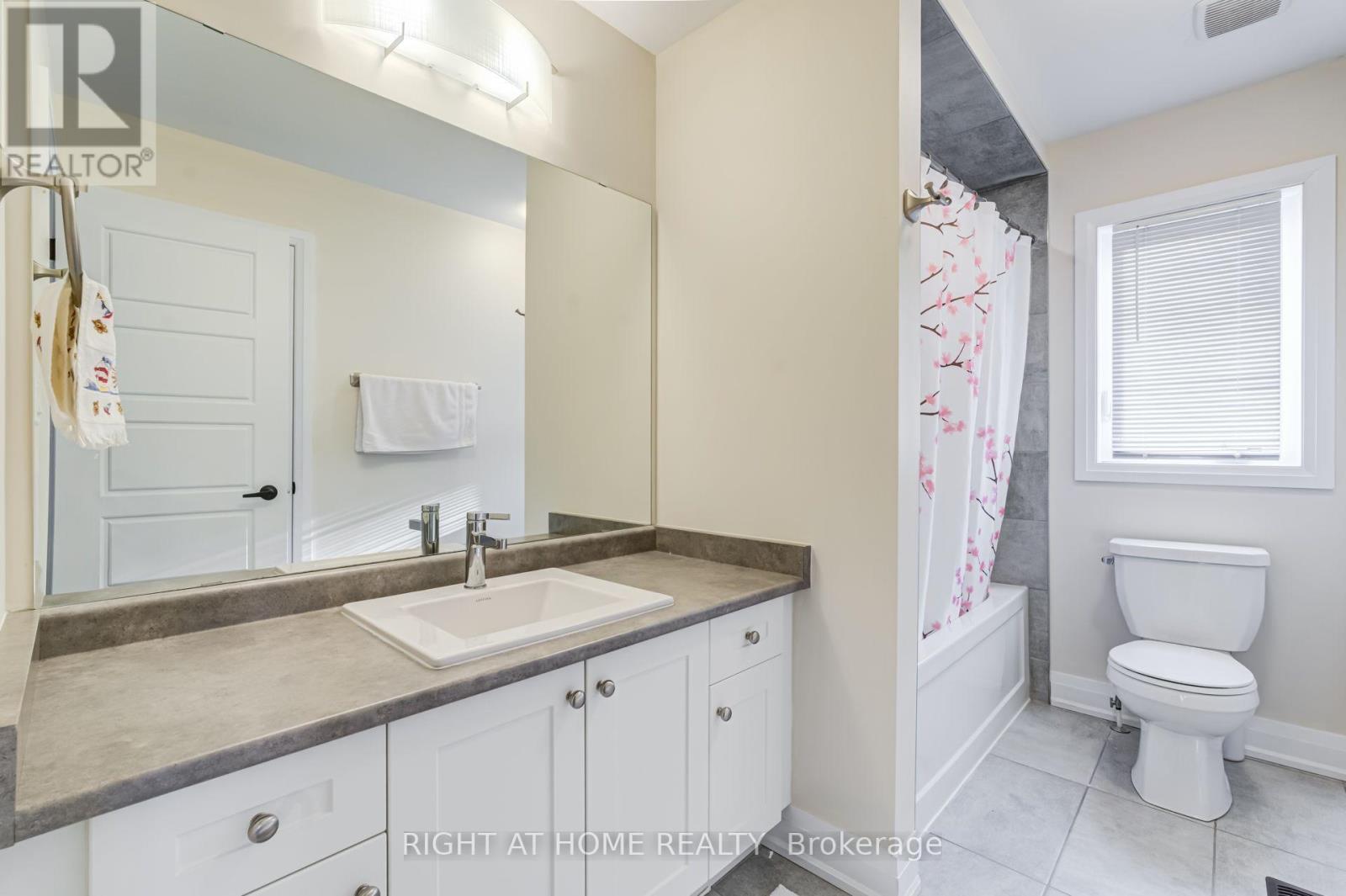 70 Westlake Crescent, Bradford West Gwillimbury, Ontario  L3Z 4K4 - Photo 21 - N13610778