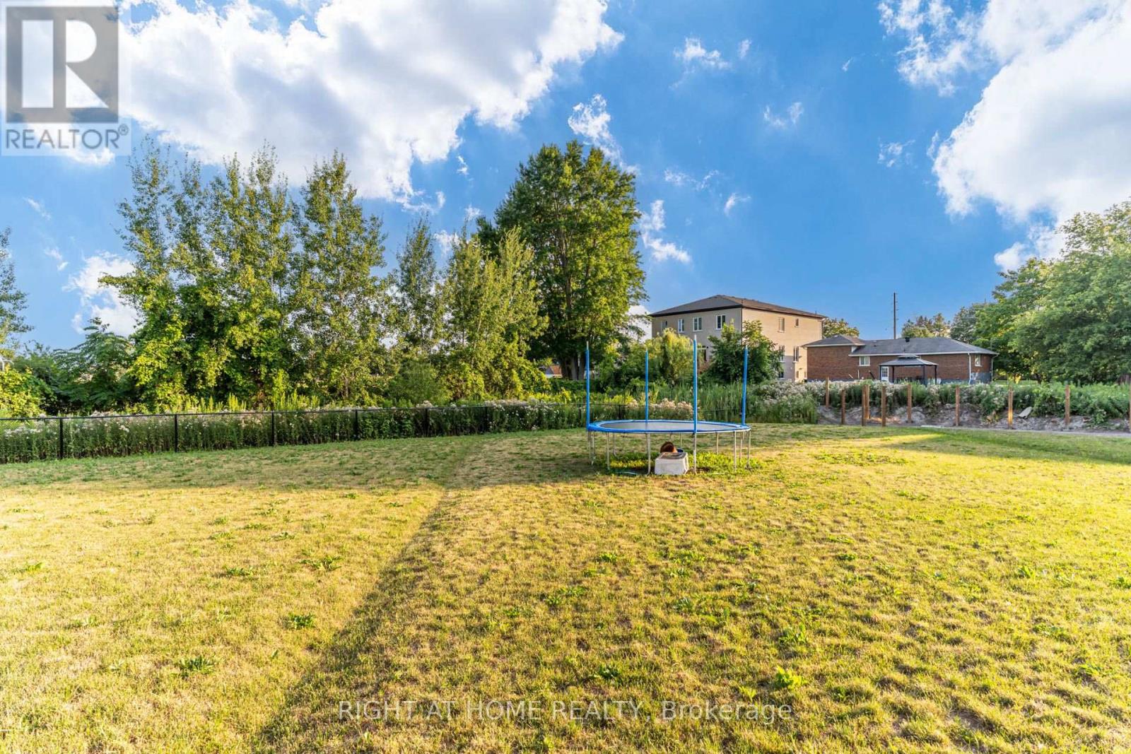 70 Westlake Crescent, Bradford West Gwillimbury, Ontario  L3Z 4K4 - Photo 25 - N13610778