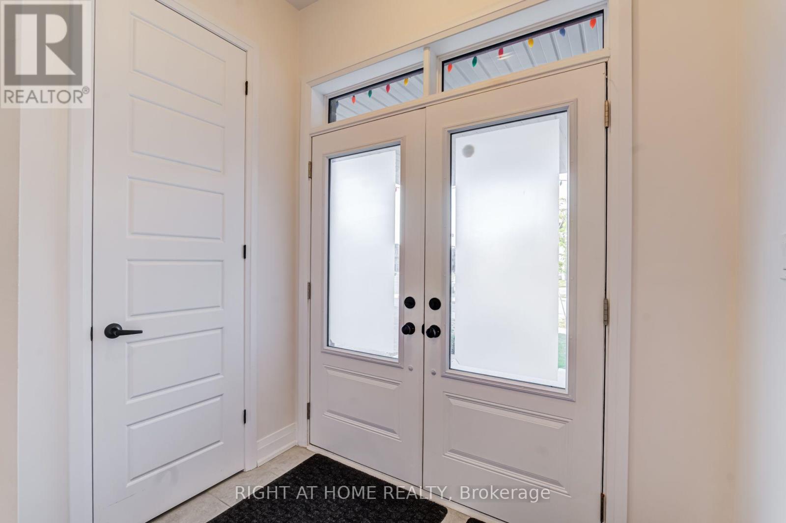 70 Westlake Crescent, Bradford West Gwillimbury, Ontario  L3Z 4K4 - Photo 3 - N13610778