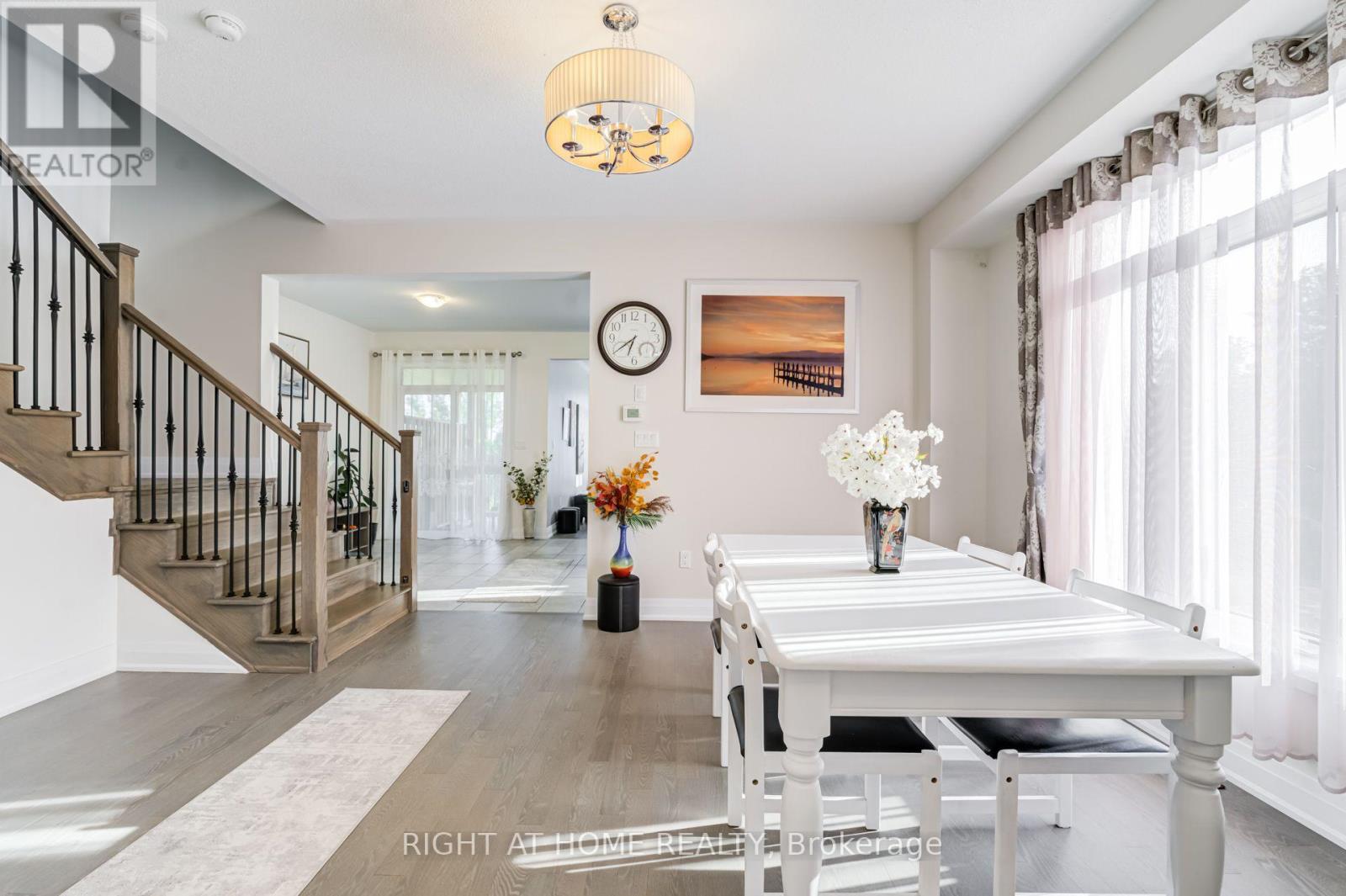 70 Westlake Crescent, Bradford West Gwillimbury, Ontario  L3Z 4K4 - Photo 5 - N13610778
