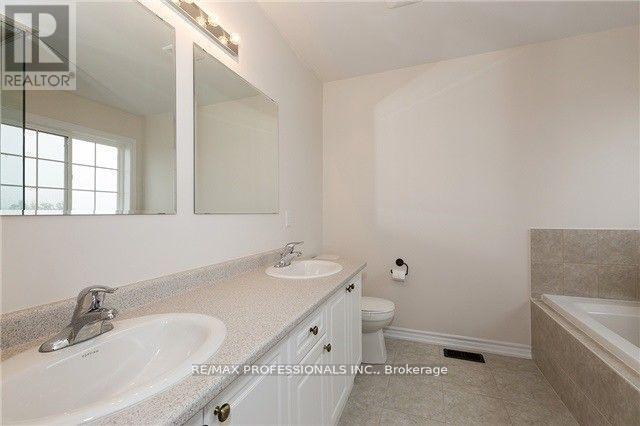 650 Murray Meadows Place, Milton, Ontario  L9T 8L7 - Photo 12 - W13610752