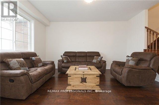 650 Murray Meadows Place, Milton, Ontario  L9T 8L7 - Photo 6 - W13610752