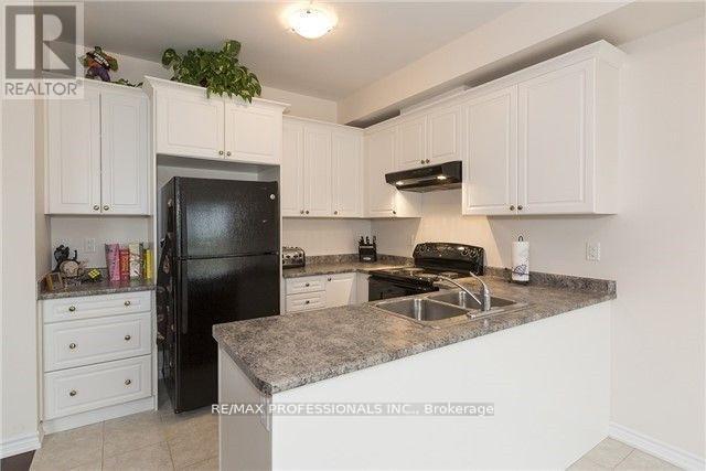 650 Murray Meadows Place, Milton, Ontario  L9T 8L7 - Photo 8 - W13610752