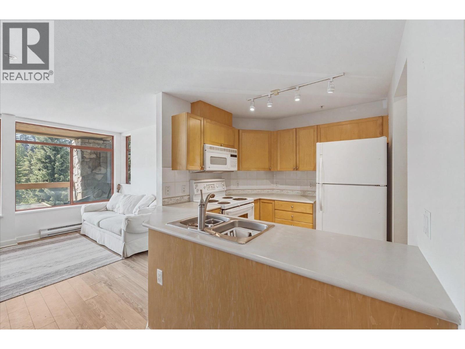 201 8080 Nicklaus North Boulevard, Whistler, British Columbia  V8E 1J7 - Photo 14 - R3150105