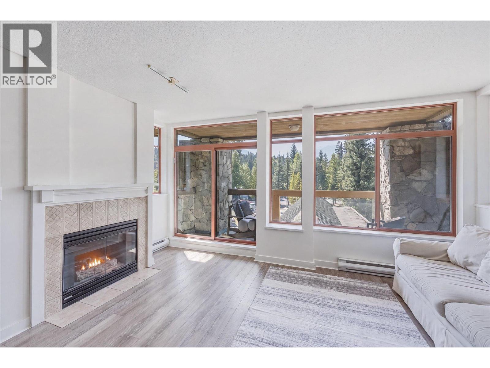 201 8080 Nicklaus North Boulevard, Whistler, British Columbia  V8E 1J7 - Photo 4 - R3150105