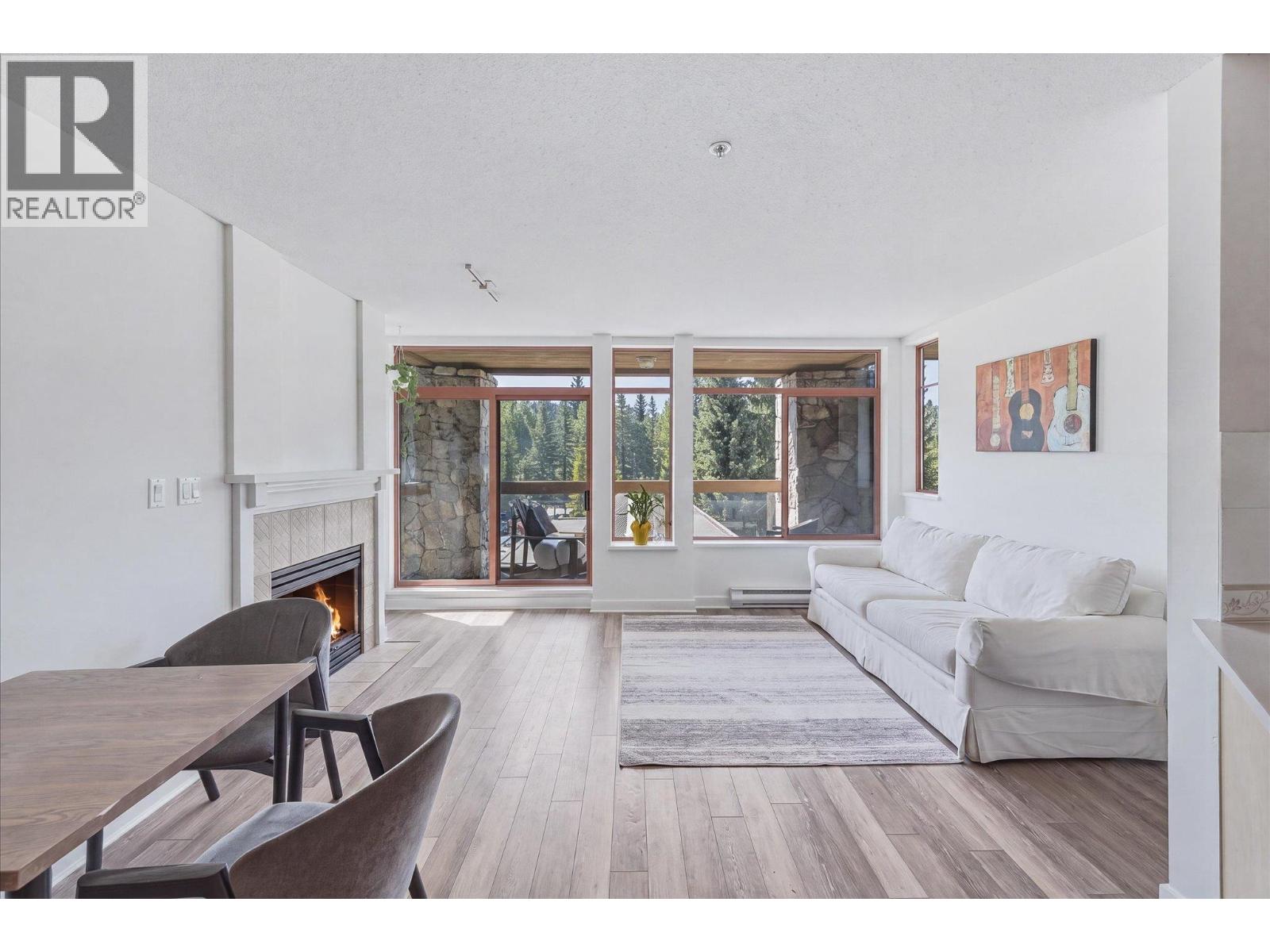 201 8080 Nicklaus North Boulevard, Whistler, British Columbia  V8E 1J7 - Photo 3 - R3150105