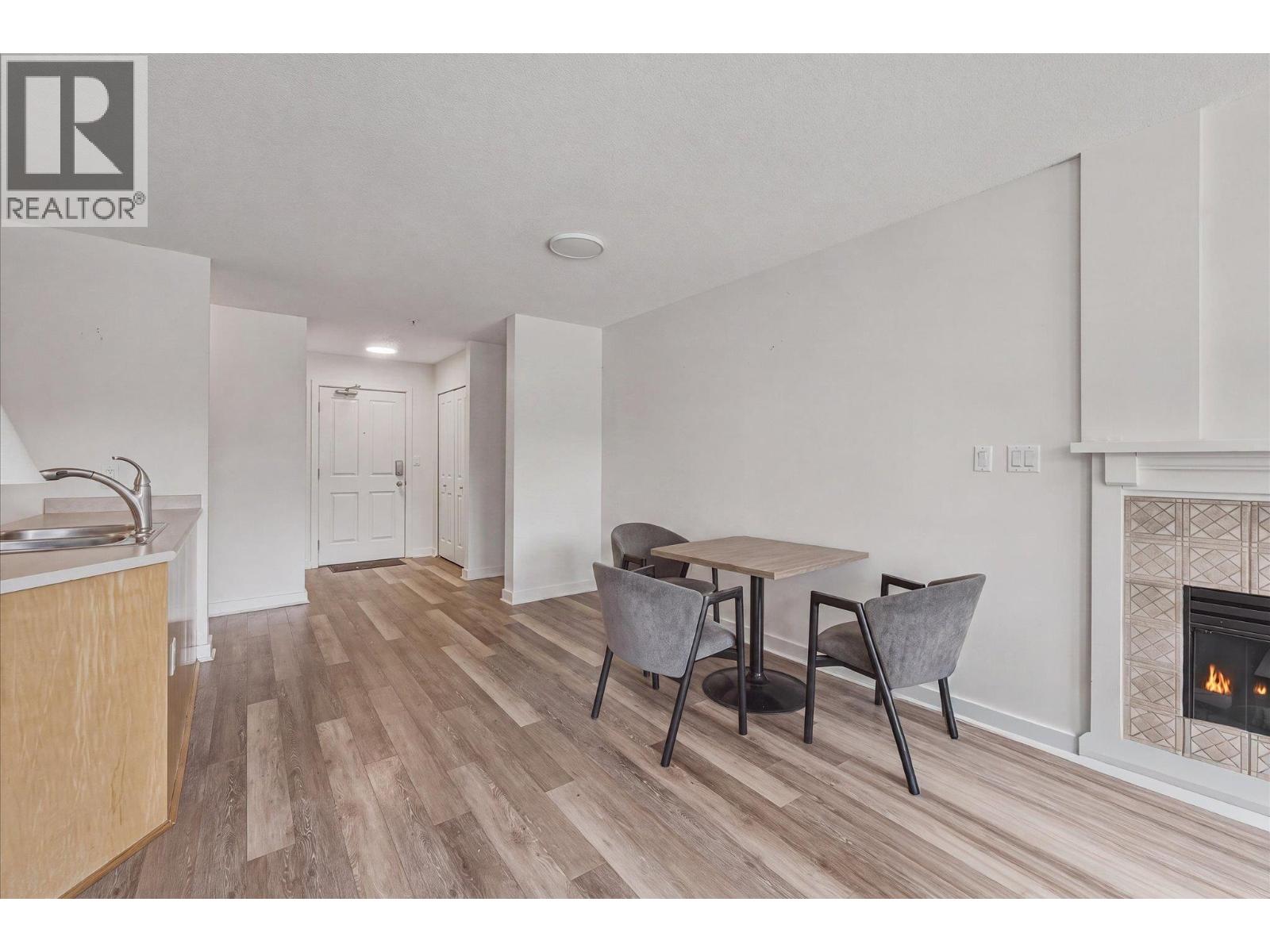 201 8080 Nicklaus North Boulevard, Whistler, British Columbia  V8E 1J7 - Photo 11 - R3150105