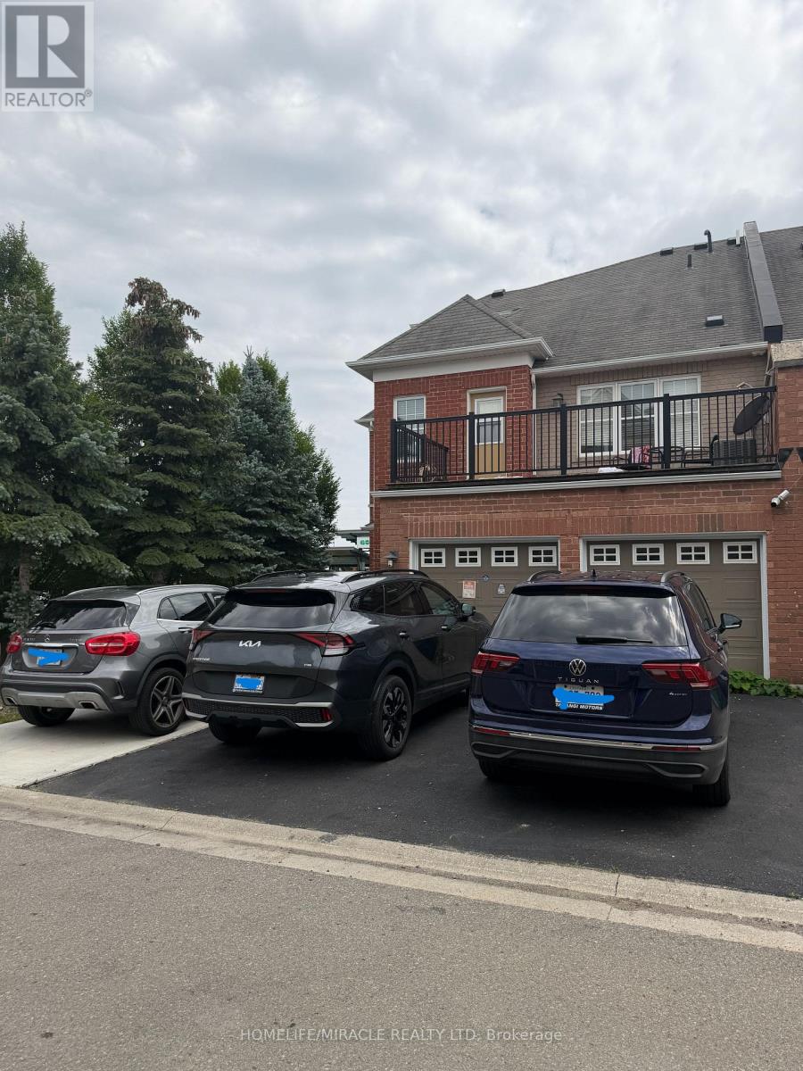 52 Commuter Drive, Brampton, Ontario  L7A 0R3 - Photo 3 - W13529782
