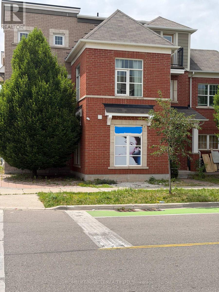 52 Commuter Drive, Brampton, Ontario  L7A 0R3 - Photo 4 - W13529782