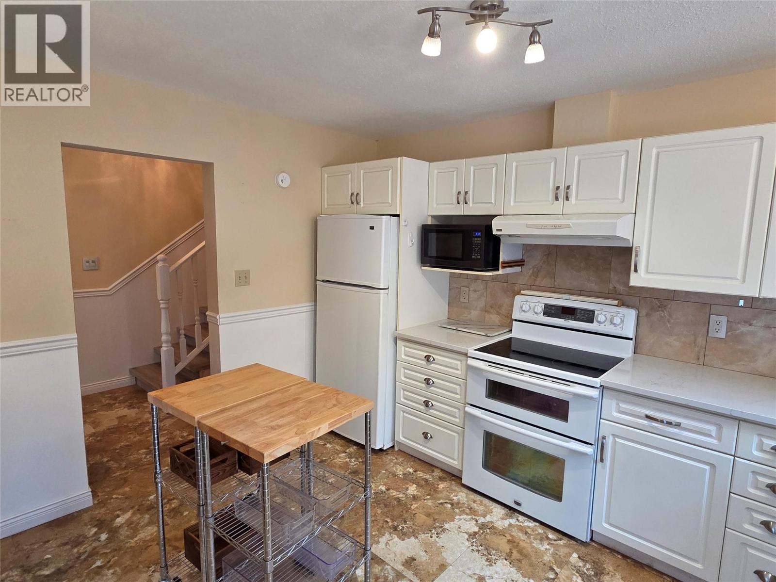 425 3rd Avenue, Keremeos, British Columbia  V0X 1N2 - Photo 6 - 10385674