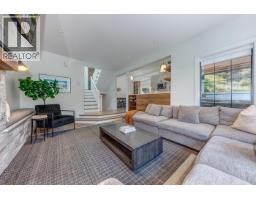 2212 GONDOLA WAY, Whistler, British Columbia
