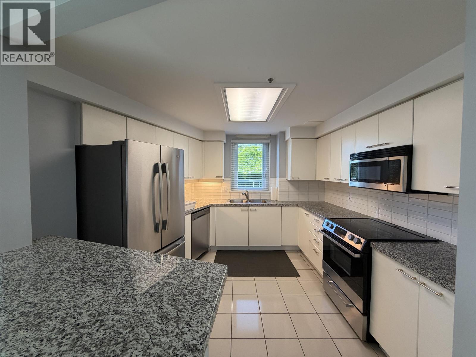 105 388 DRAKE STREET, Vancouver, British Columbia