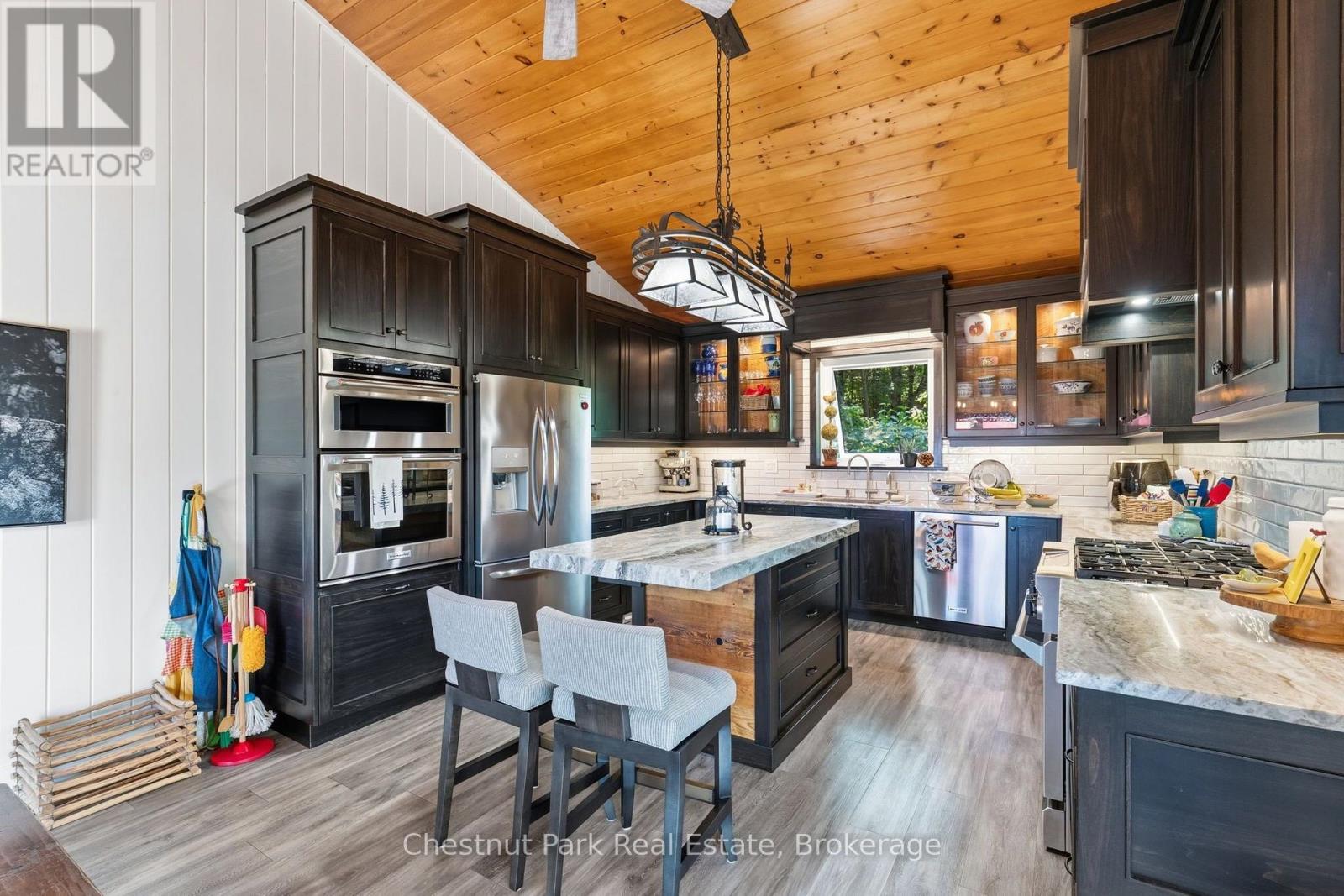 2488 Falkenburg Road, Muskoka Lakes, Ontario  P0B 1J0 - Photo 8 - X13610798