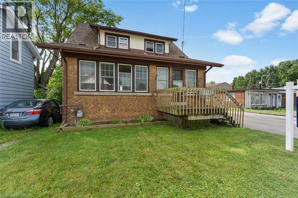 3938 Main Street, Niagara Falls, Ontario  L2G 6B6 - Photo 2 - 40848144